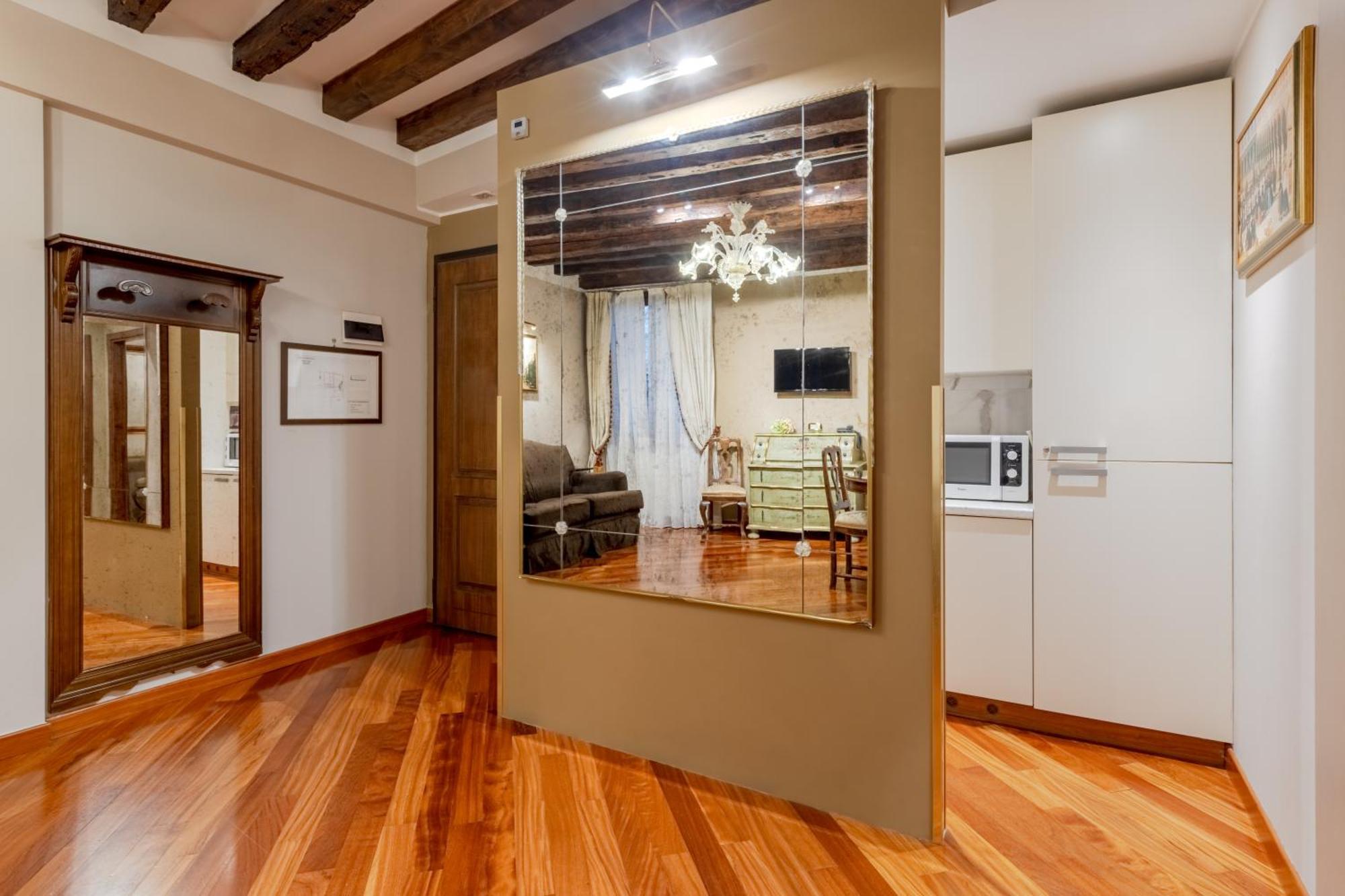 Deluxe Apartment