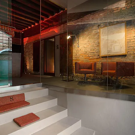 Charming House Iqs-2